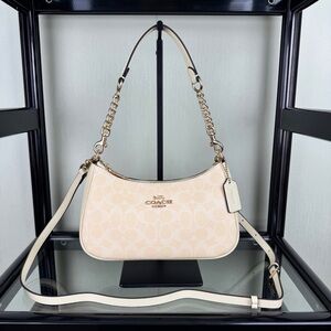 🍼Coach Teri Signature Canvas Crossbody - 9.5"x6"x3"